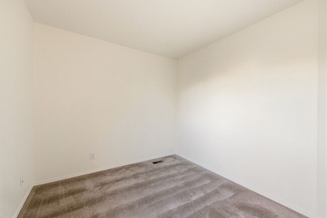 Building Photo - 3 Bed 2.5 Bath Home In Parker