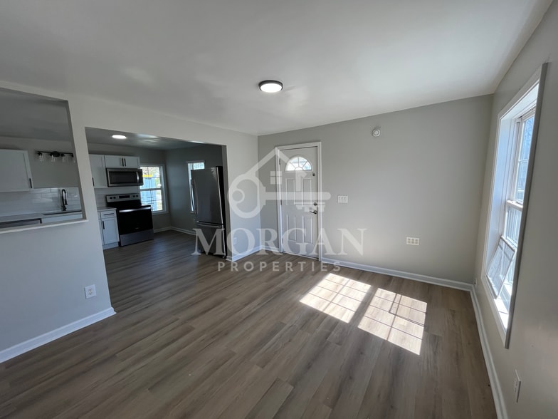 Building Photo - 910 S 13th St