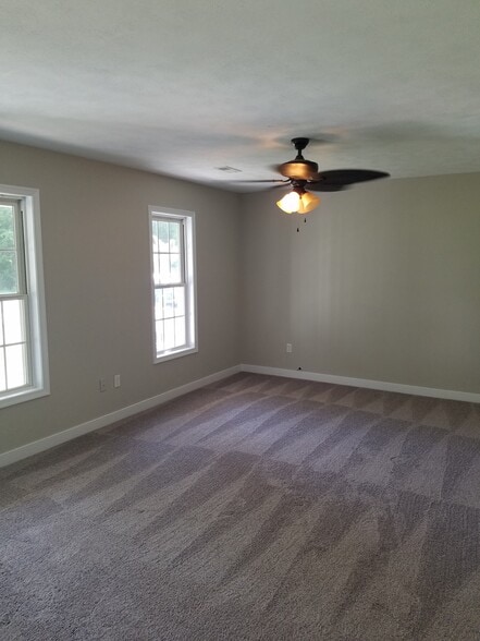 Building Photo - 7035 Evergreen Rd