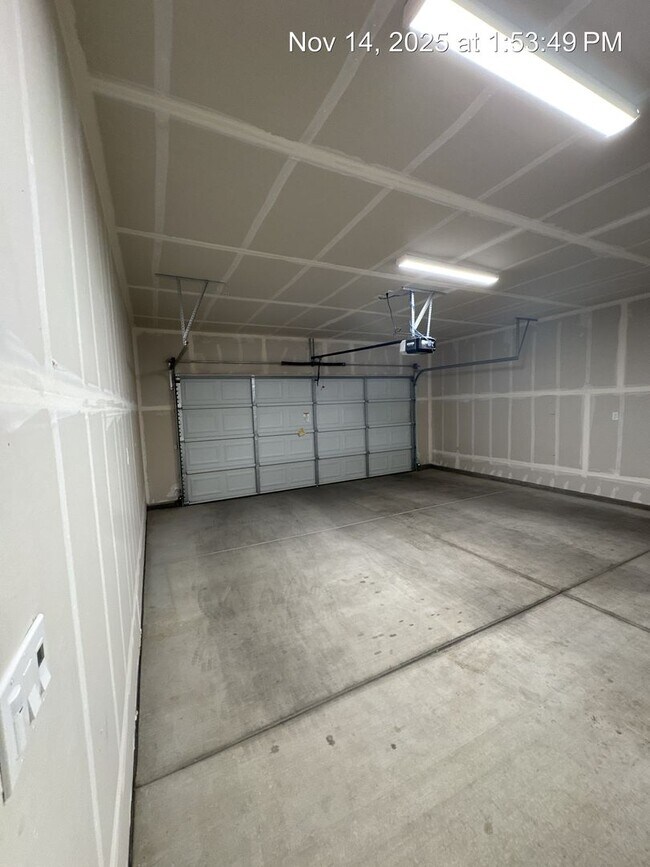 Building Photo - 4321