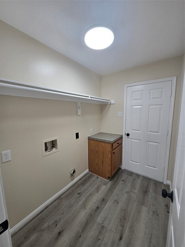 Building Photo - 1806 Laurel Bay Dr