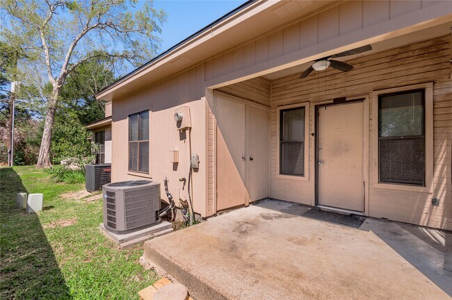 Building Photo - 1401 Ave O