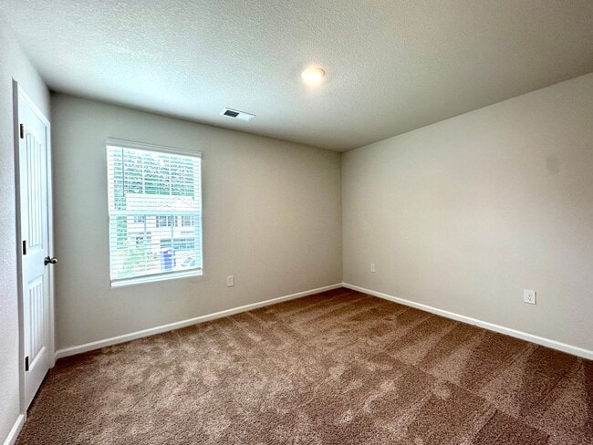 Building Photo - Beautiful 4BR/2.5BA Home in Charlotte!