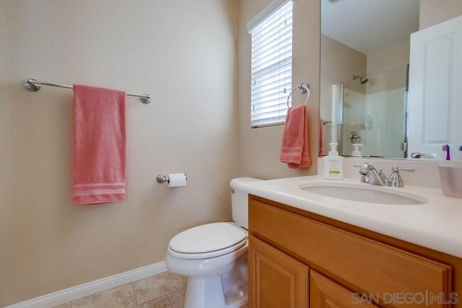 Building Photo - Beautiful 3 BD, 3.5 BA Detached Townhouse ...