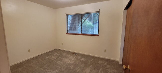 1st Bedroom - 3950 L K Wood Ct