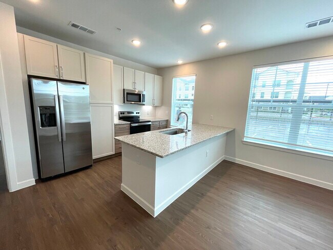 Building Photo - 2300 N Friendship Rd