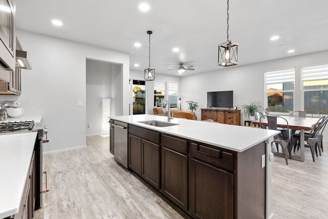 Building Photo - 4 Bedroom, 3 Bathroom 2.8 miles from Old T...