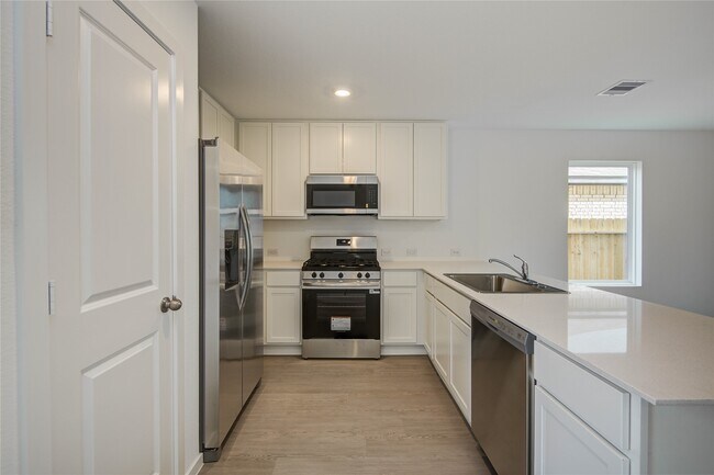 Building Photo - 19747 US-59