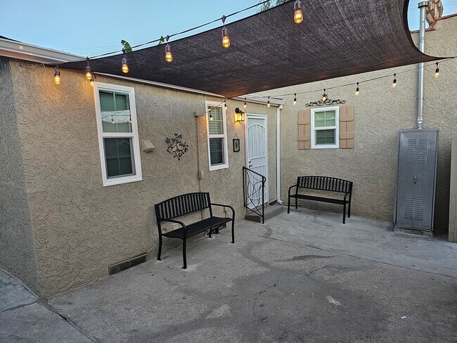 Building Photo - 615 Forest Ave