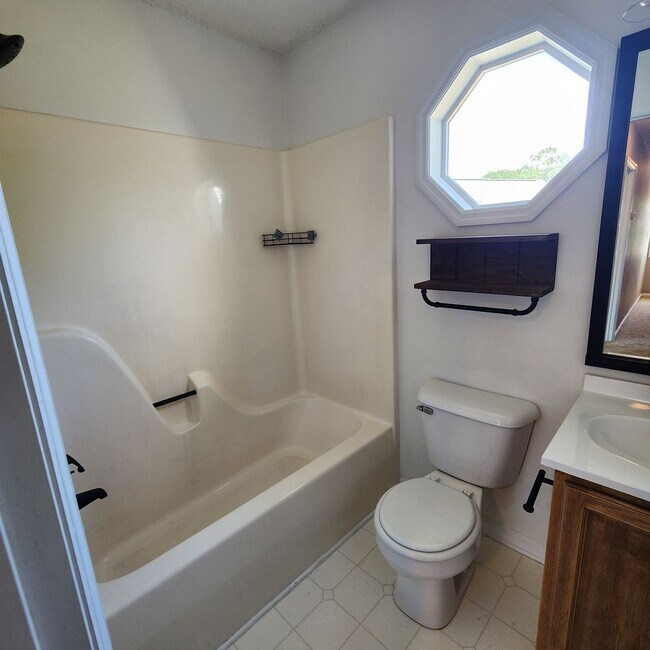 Building Photo - 118 Wyndward Ct