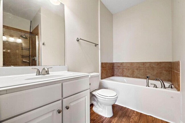 Building Photo - 816 Sterling Creek Cir