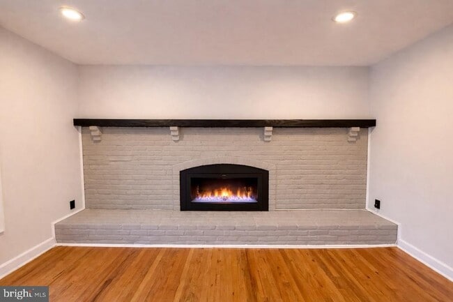 Building Photo - 1744 Lockerbie Ln