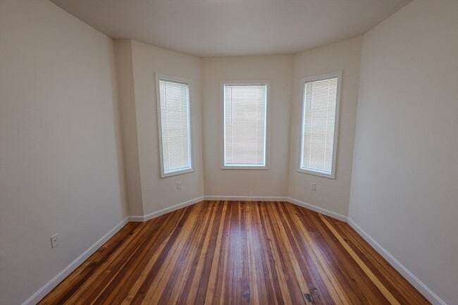 Building Photo - 127 Intervale St