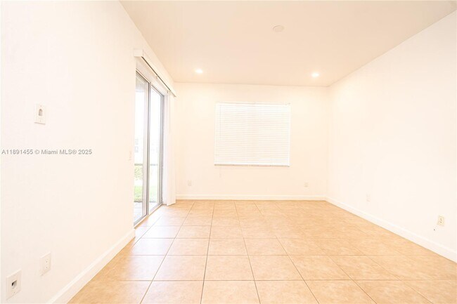 Building Photo - 8231 NW 127th Ln
