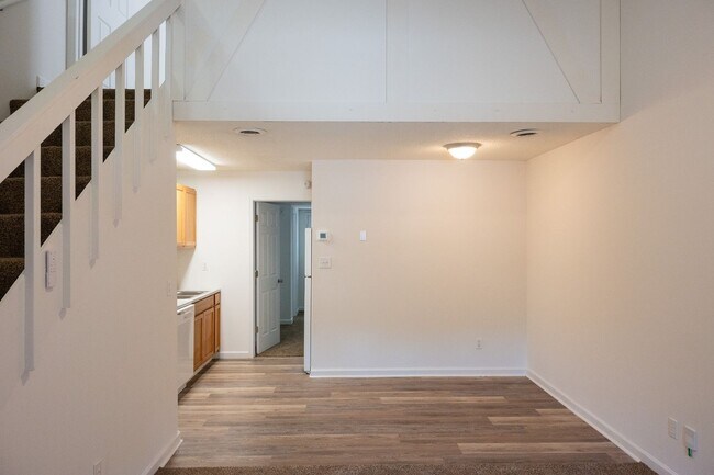 Building Photo - 3313/3315 Steeple Circle
