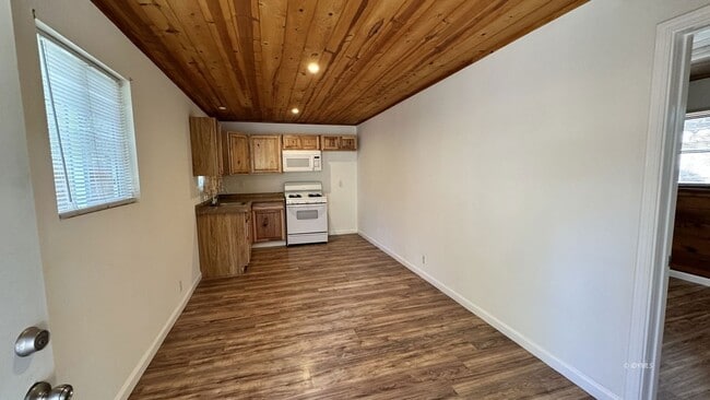 Building Photo - 54365 Pine Crest Ave