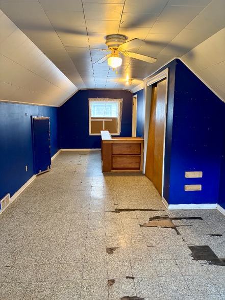 Building Photo - 5813 Edwards Ave