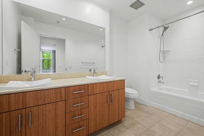 Building Photo - 235 Berry St