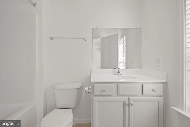 Building Photo - 608 Mayer Pl