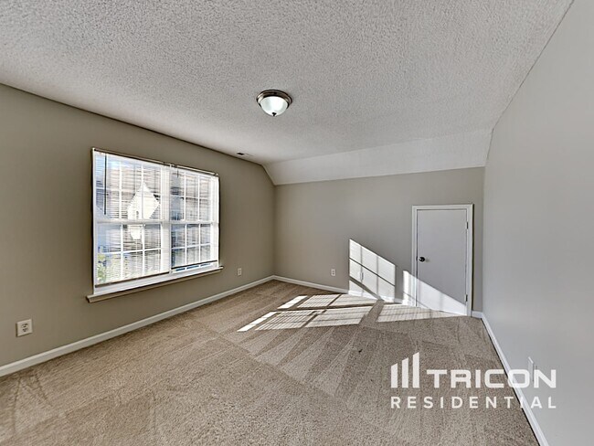 Building Photo - 9200 Bradstreet Commons Way