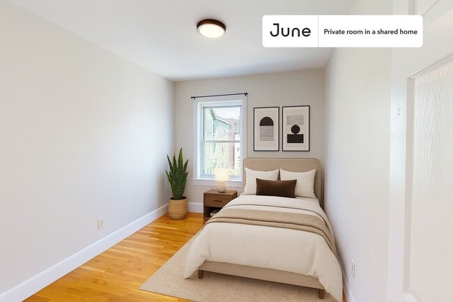 Building Photo - 17 Highgate St