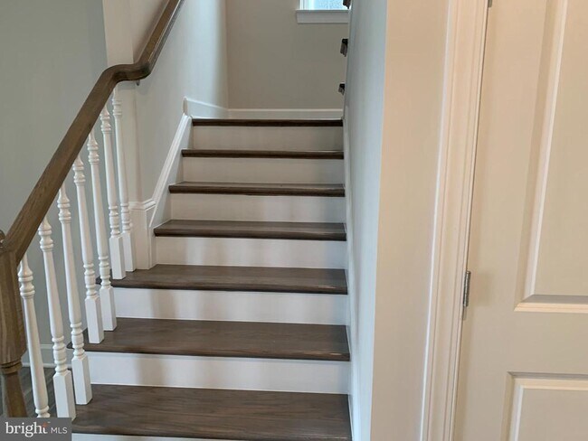 Building Photo - 150 Boxelder Dr