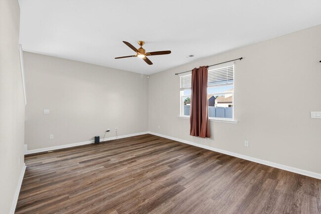 Building Photo - 185 Carolina Grv Blvd