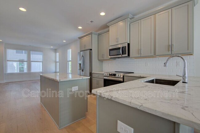 Building Photo - 5045 York Park Ln