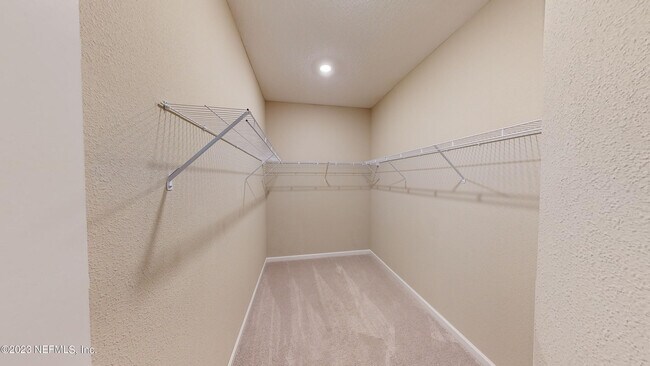 Building Photo - 3965 Cloverdale Ct