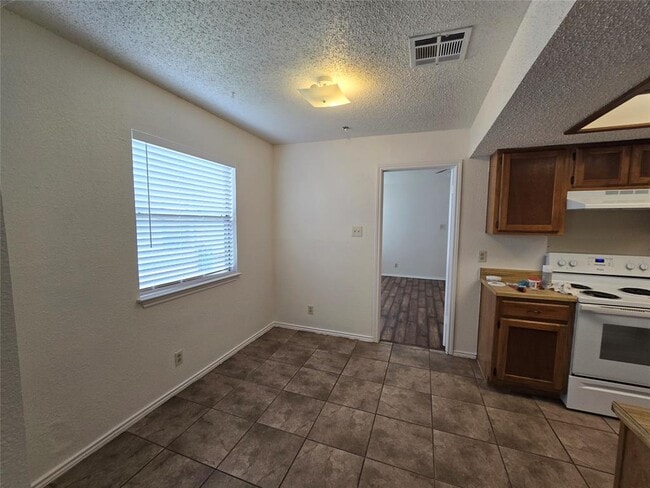 Building Photo - 9406 Kempler Dr