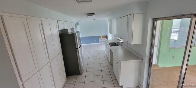 Building Photo - 234 W Valerian Pl