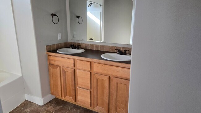 Building Photo - 4686 W Steeplechase Dr