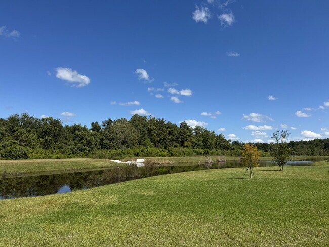 Building Photo - For Rent