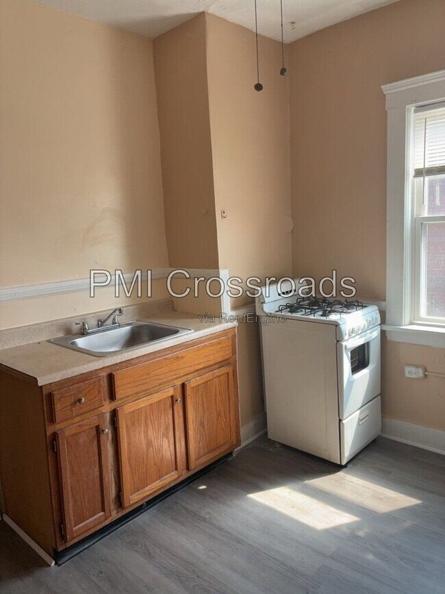Building Photo - 1388 W 91st St