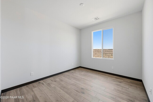 Building Photo - 5170 N Jeffers Ave