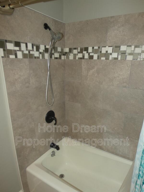 Building Photo - 10451 Edgehill Ln