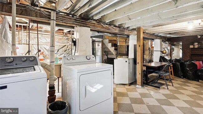 Building Photo - 136 N Irving St