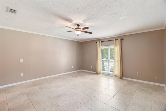 Building Photo - 307 Long Cove Dr