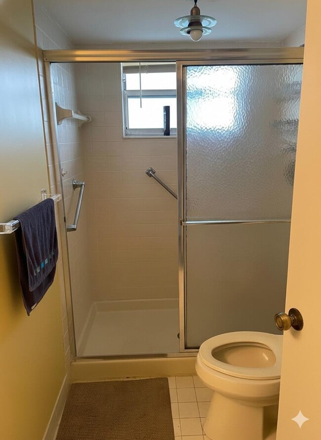 Building Photo - 6698 10th Ave N