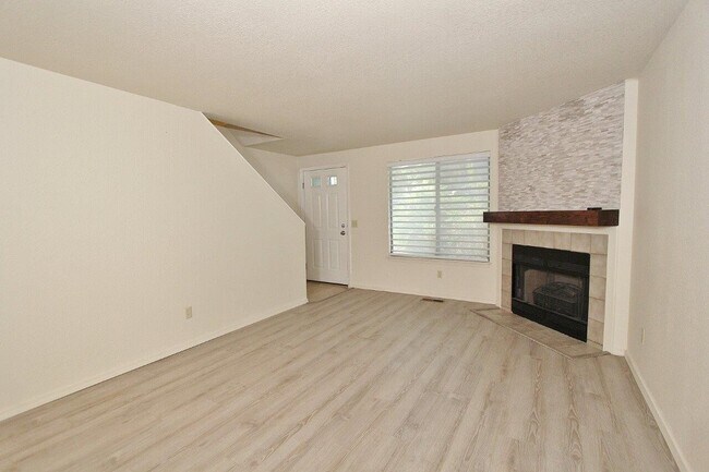 Building Photo - 3021 S Windstream Ln
