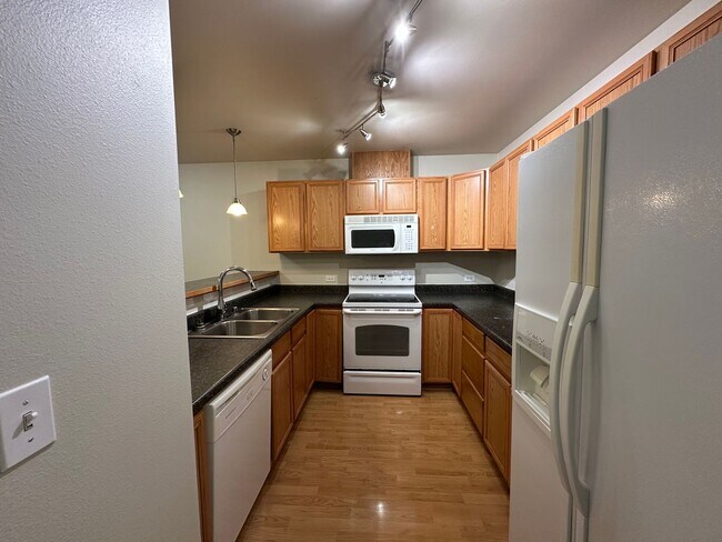 Building Photo - 3 Bed, 2 Bath close to Downtown Ferndale