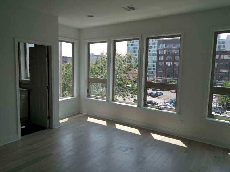 Building Photo - 1213 Noble St