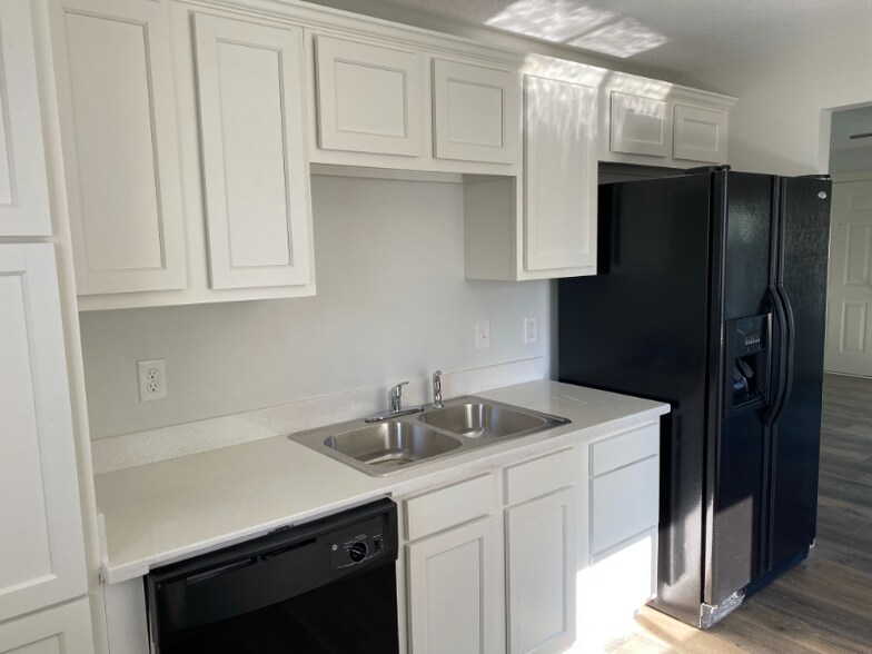 Building Photo - 5239 S 2700 W