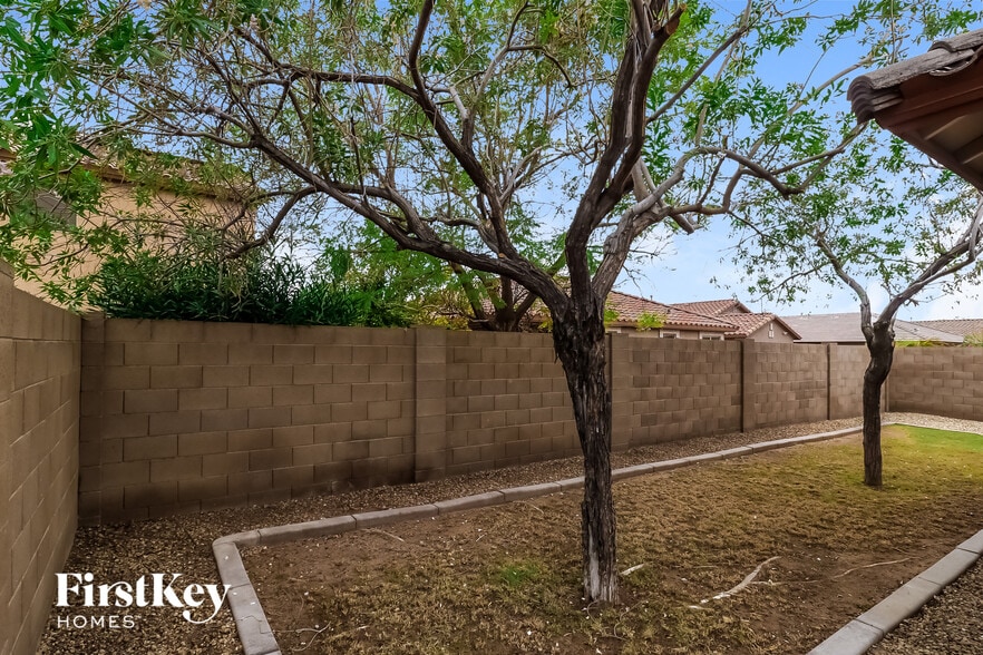 Building Photo - 15293 W Morning Glory St