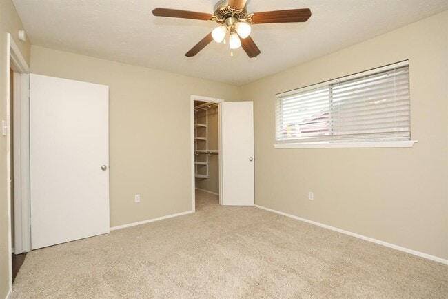 Building Photo - 15822 Whipple Tree Dr