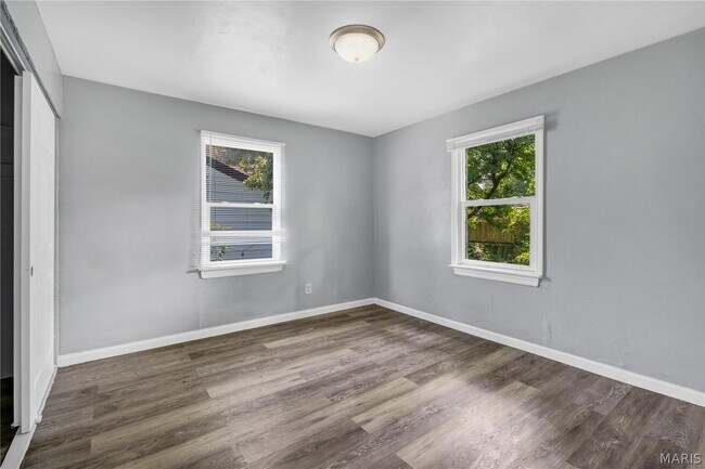 Building Photo - 9713 Dennis Dr