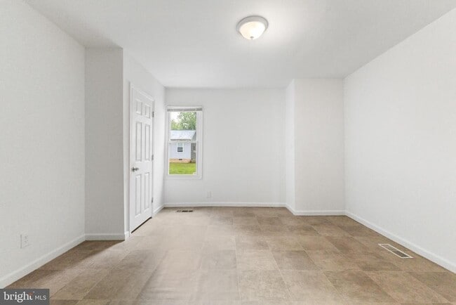 Building Photo - 211 Broad St