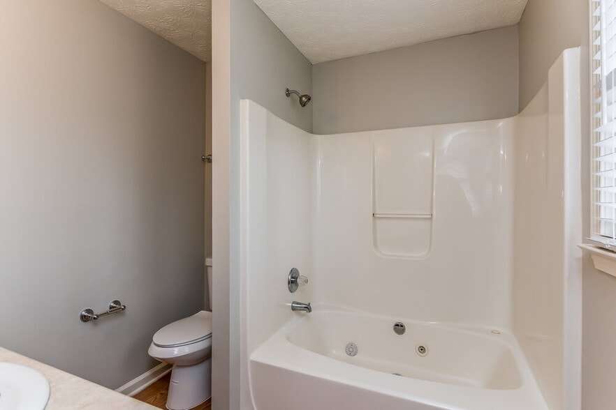 Building Photo - 157 Aztec Way SE