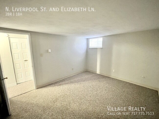 Building Photo - END-unit! Affordable 2-Bed Convenient to I...