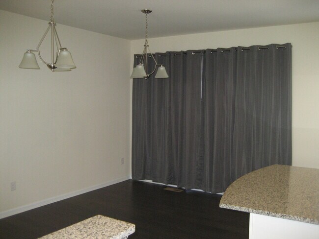 Building Photo - 360 Spring Hill Pl